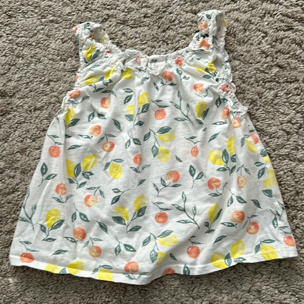 EUC H&M tank top w/ oranges and lemons